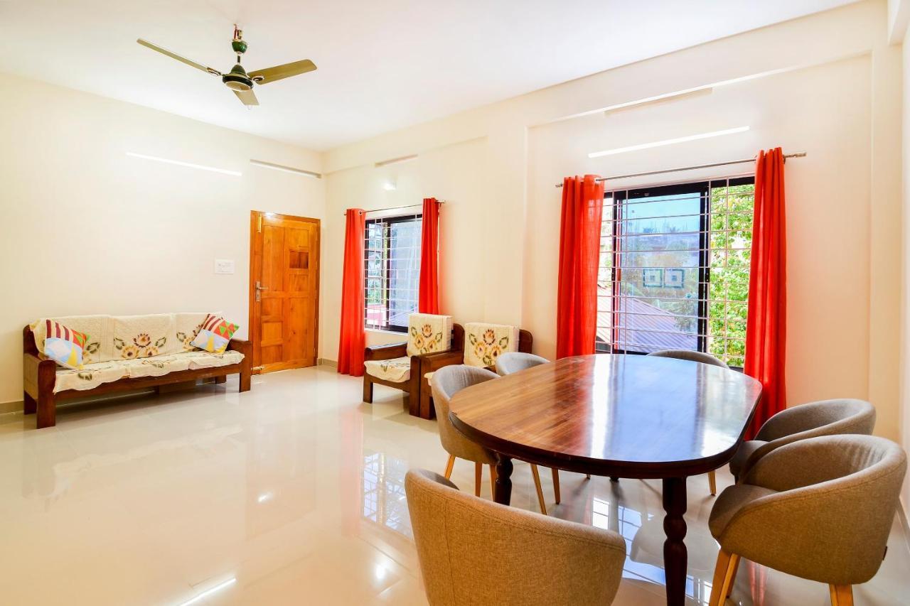 Oyo Home 81801 Akash Villa Trippapur Eksteriør billede