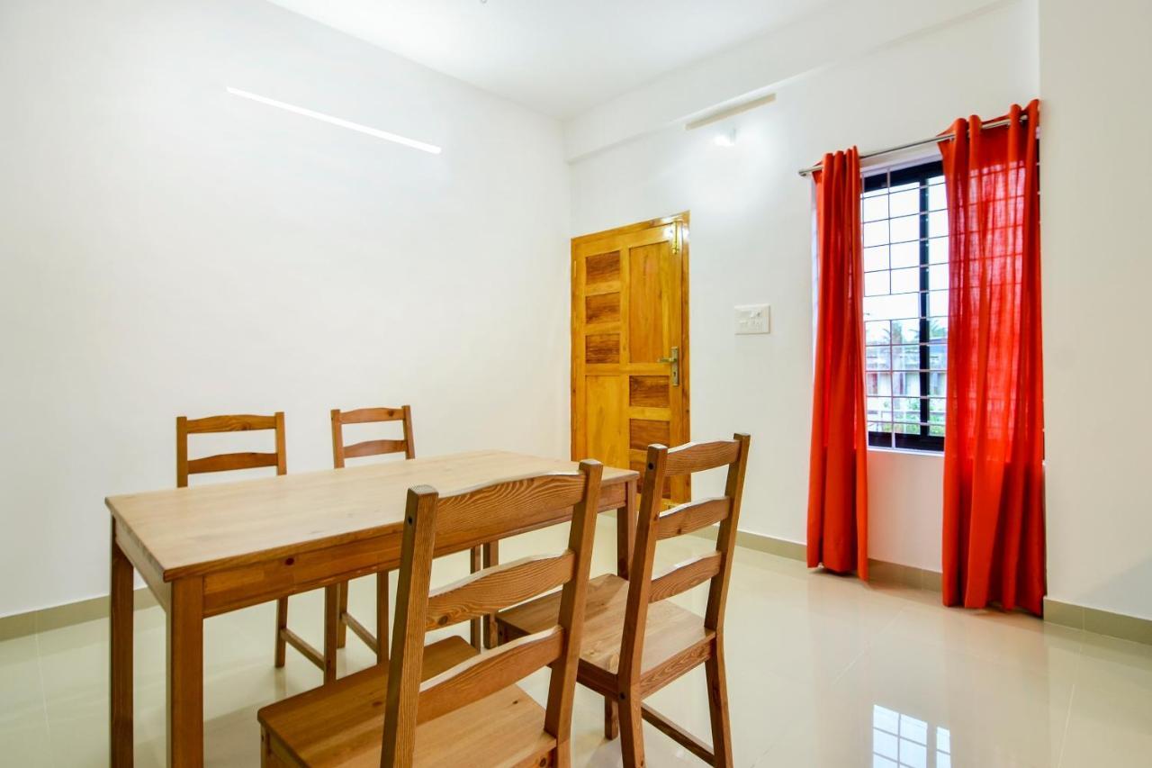 Oyo Home 81801 Akash Villa Trippapur Eksteriør billede