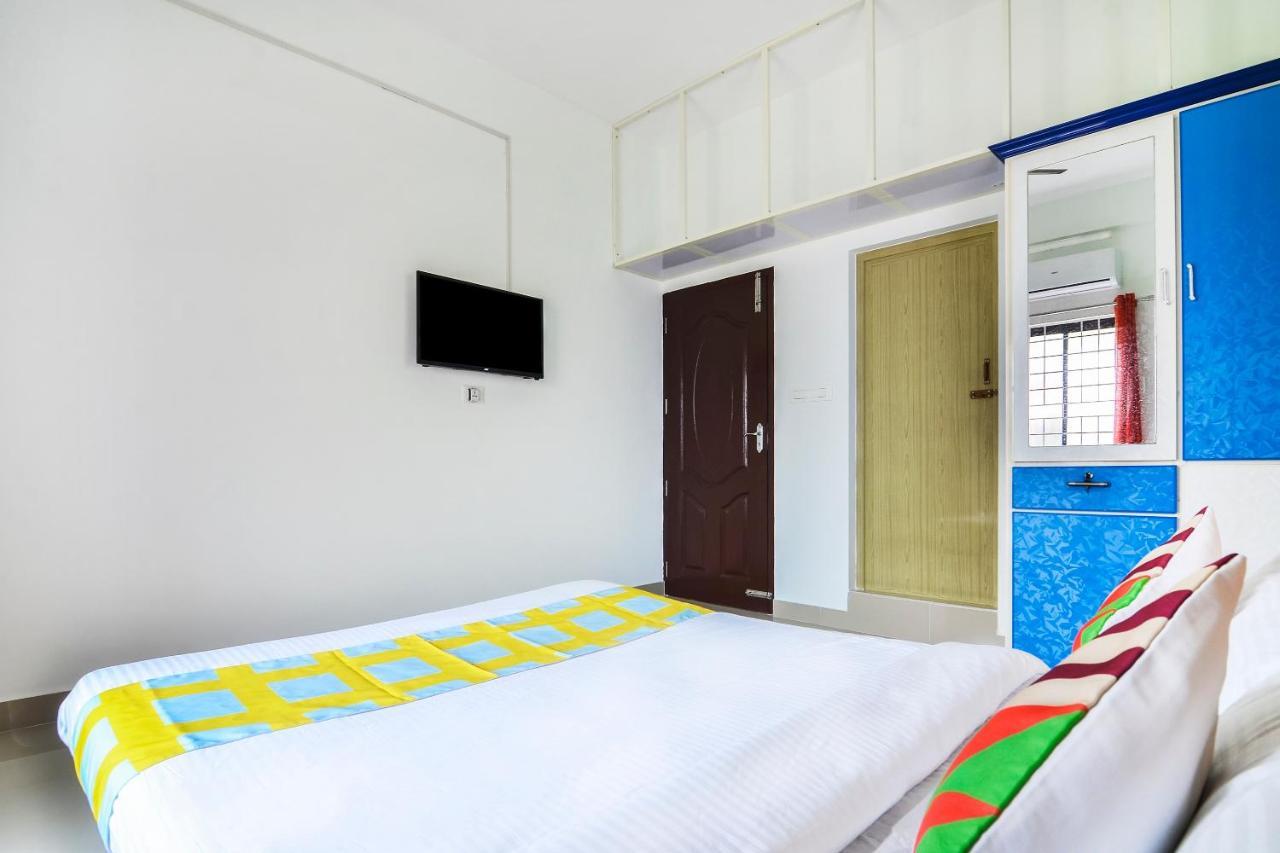 Oyo Home 81801 Akash Villa Trippapur Eksteriør billede
