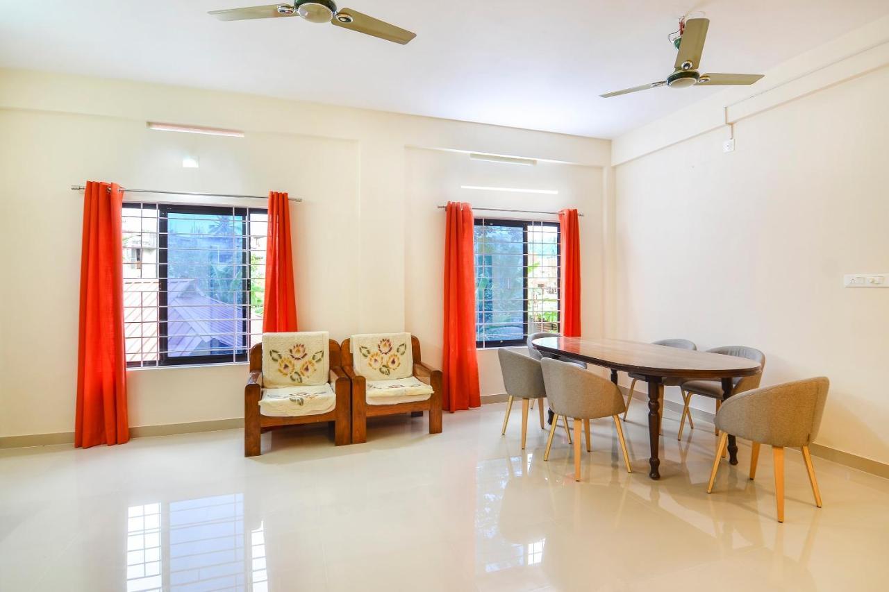 Oyo Home 81801 Akash Villa Trippapur Eksteriør billede