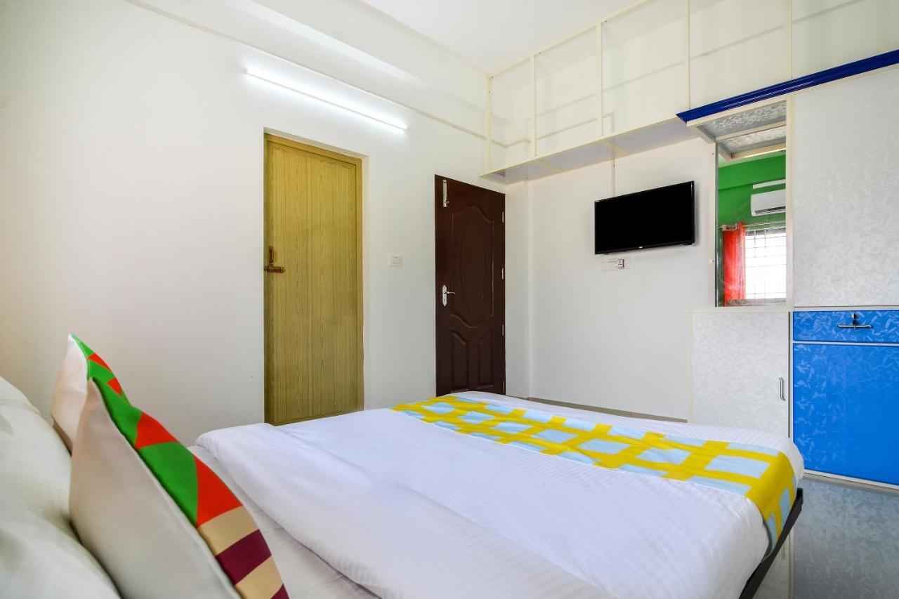 Oyo Home 81801 Akash Villa Trippapur Eksteriør billede