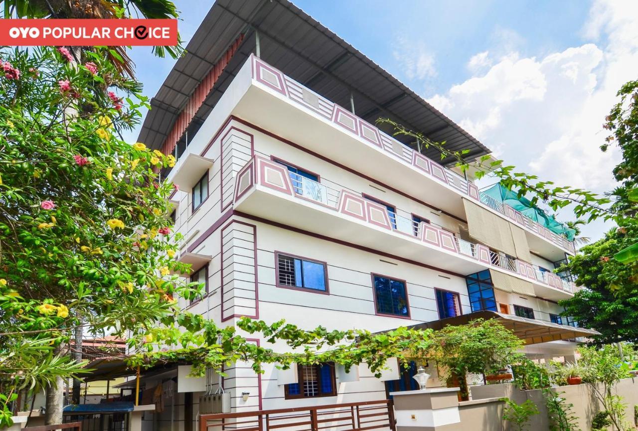 Oyo Home 81801 Akash Villa Trippapur Eksteriør billede